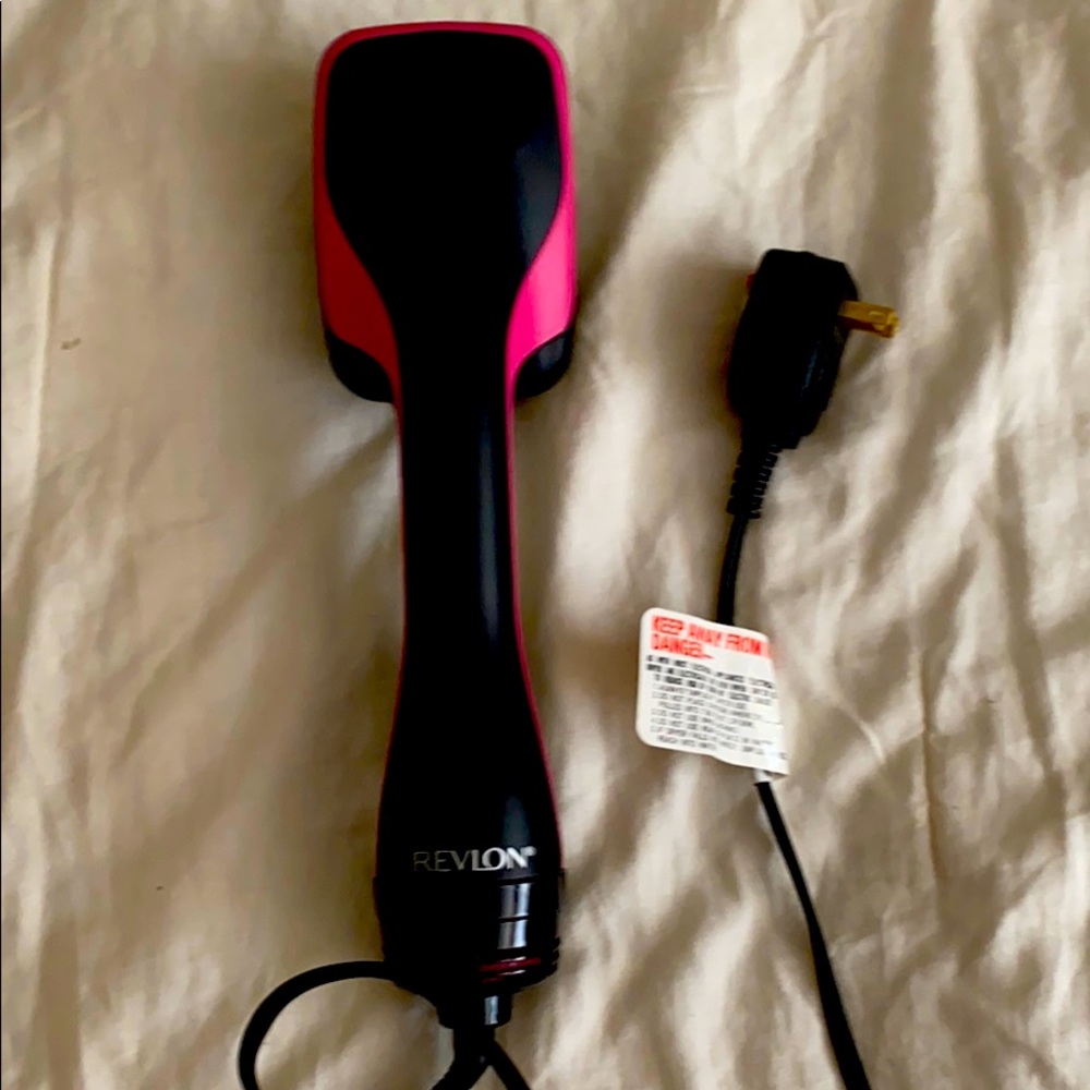 Revlon hair dryer/straightener brush
